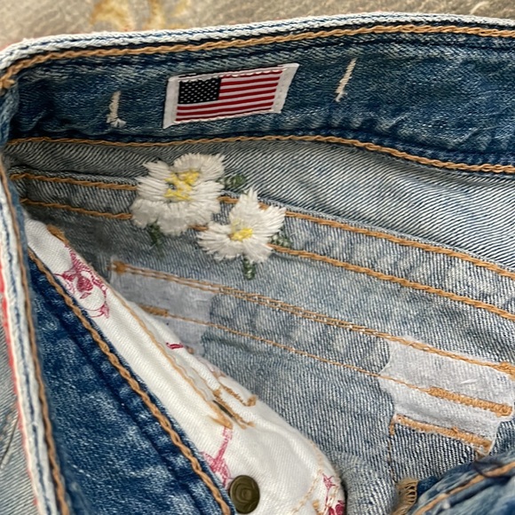 True Religion Brand Jeans Embroidered Joey Shorts - Picture 8 of 11